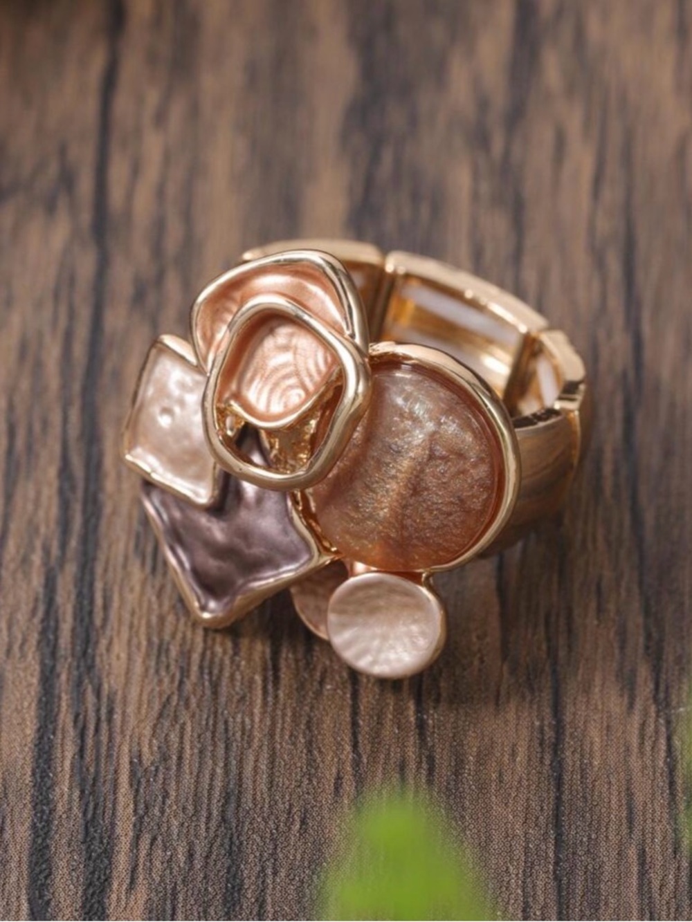 Gold-Tone Pearl Cluster Statement Ring - Picture 7 of 8
